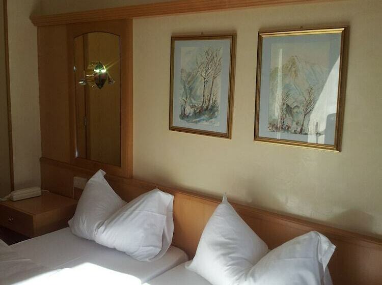 اتاق استاندارد با چشم‌انداز کوهستان, Chalet Brigitte B&b