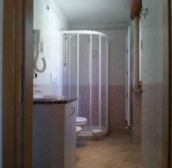 اتاق استاندارد با چشم‌انداز کوهستان, Chalet Brigitte B&b