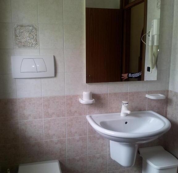 اتاق استاندارد یک نفره, Chalet Brigitte B&b