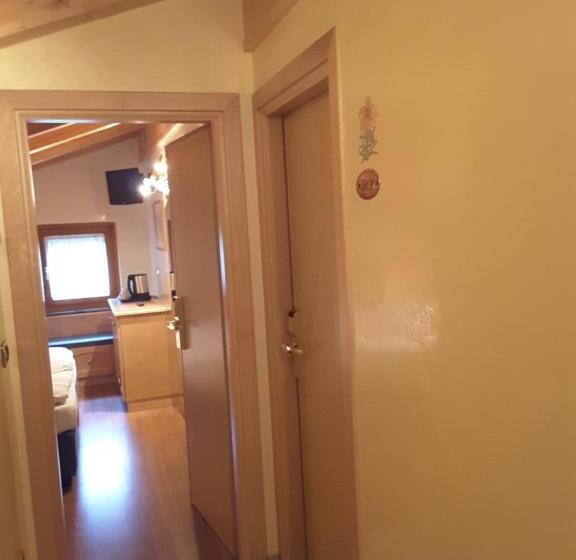 اتاق پنت هاوس, Chalet Brigitte B&b