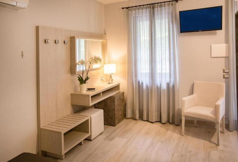 اتاق استاندارد با تراس, Livia