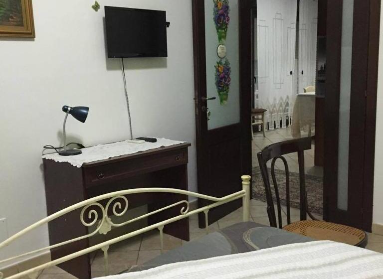 اتاق راحتی سه تخته, B&b Ciritorno