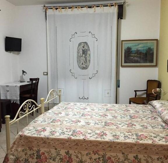 اتاق راحتی سه تخته, B&b Ciritorno