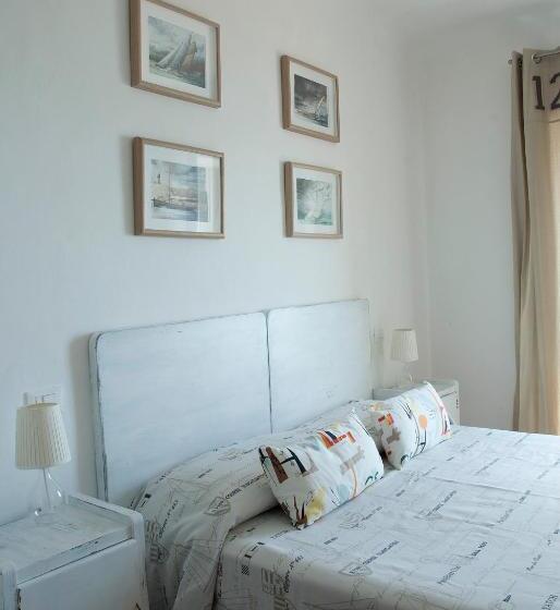 اتاق لوکس با چشم‌انداز دریا, B&b Tre Finestre Sul Mare