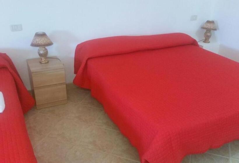 اتاق استاندارد چهار تخته, Azienda Vitivinicola Sergio Del Casale