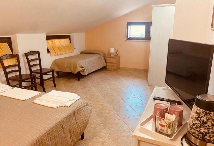 اتاق استاندارد سه نفره, Azienda Vitivinicola Sergio Del Casale