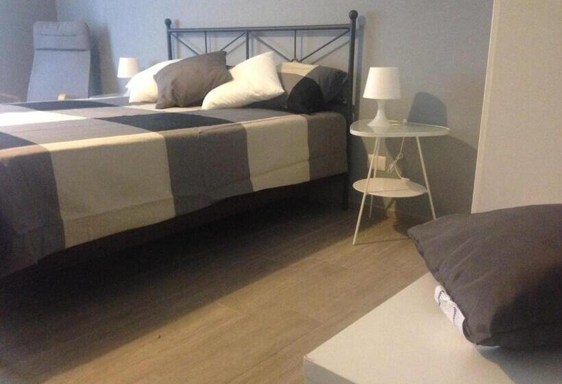اتاق استاندارد سه نفره, Casa Di Amici