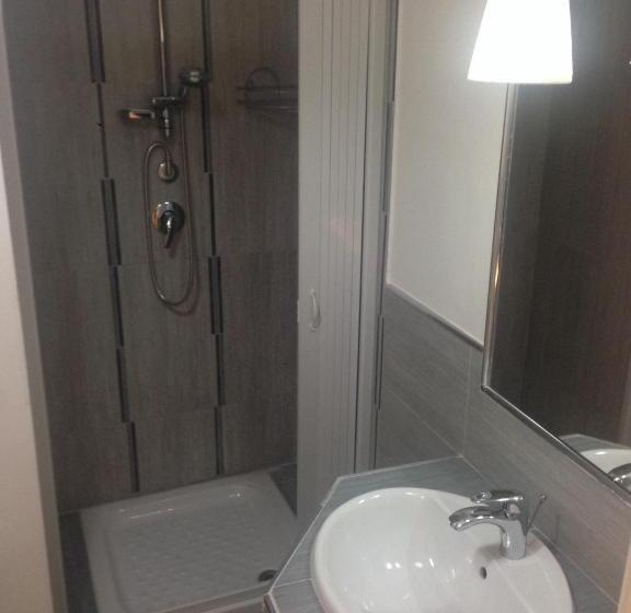 اتاق استاندارد سه نفره, Casa Di Amici