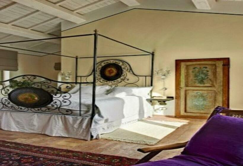 سوئیت با بالکن, Corte Della Maesta Antica Residenza