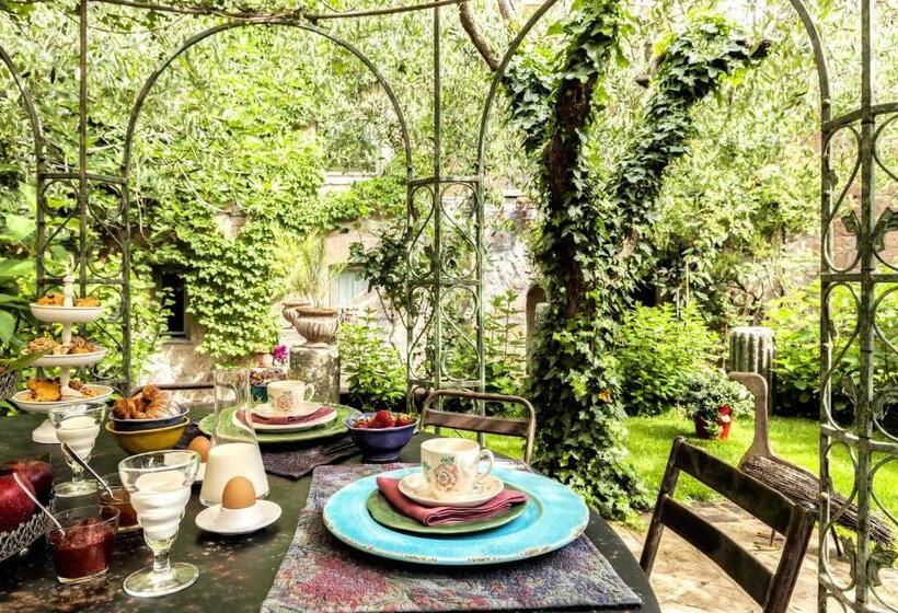 خانه 4 خوابه, Corte Della Maesta Antica Residenza