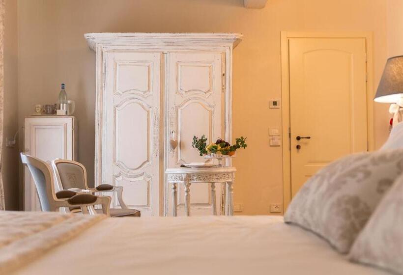 اتاق لوکس, Maison Resola   Rooms & Breakfast