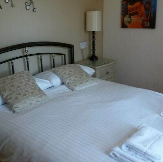 اتاق استاندارد, The Groveside Guest House