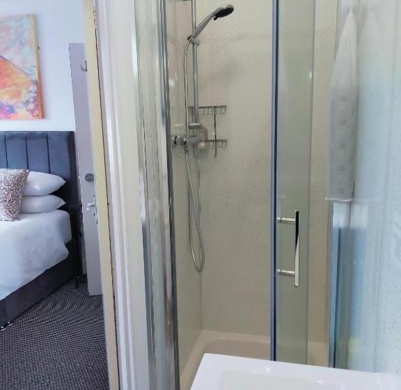 اتاق استاندارد با تخت بزرگ, The Groveside Guest House