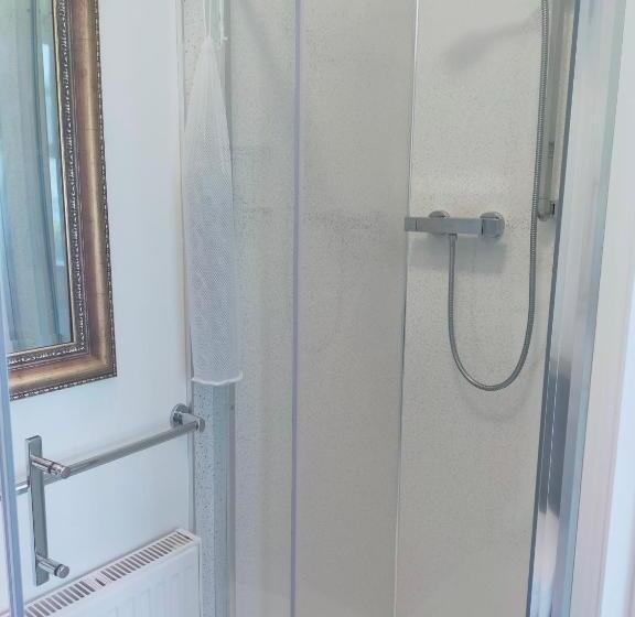 اتاق استاندارد با تخت بزرگ, The Groveside Guest House