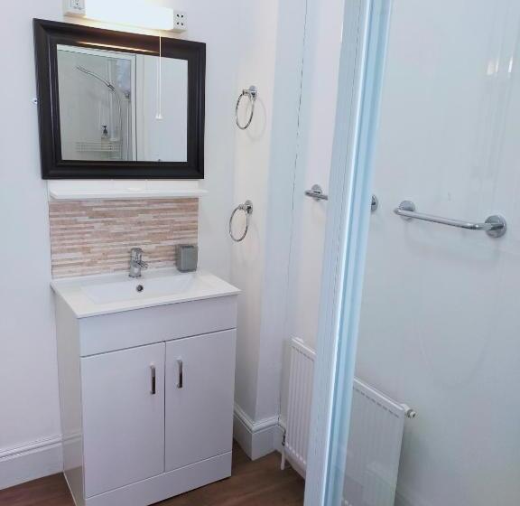 اتاق استاندارد, The Groveside Guest House
