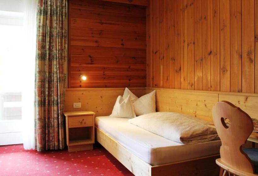 اتاق استاندارد یک نفره, Albergo Alisander