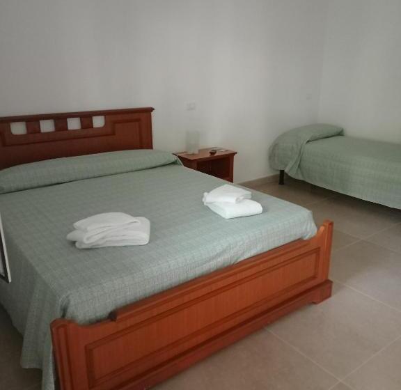 اتاق استاندارد چهار تخته, Caprice