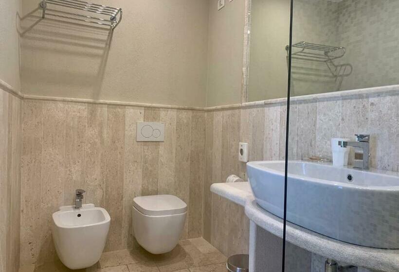 اتاق اکونومی, Domu Noa