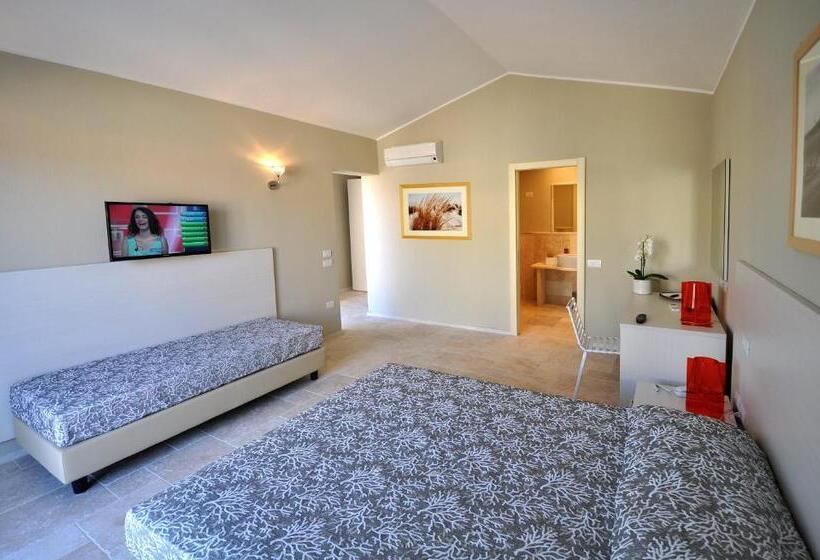 Standard Triple Room with Terrace, Domu Noa