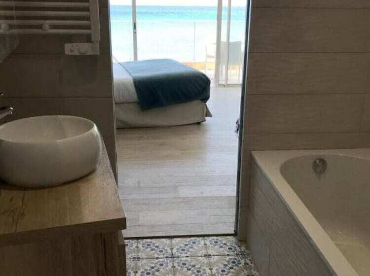 سوییت با چشمانداز دریا, Roc