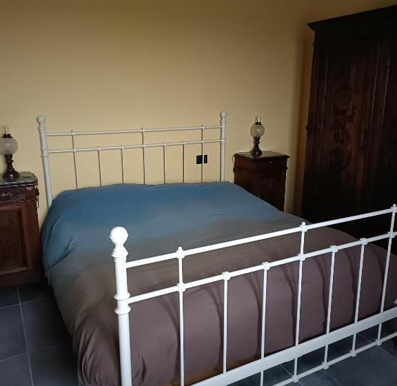 اتاق خانوادگی, Rosatea B&b