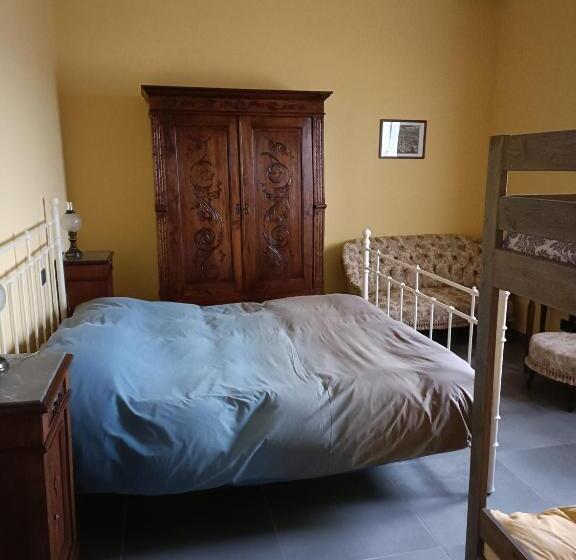 اتاق خانوادگی, Rosatea B&b