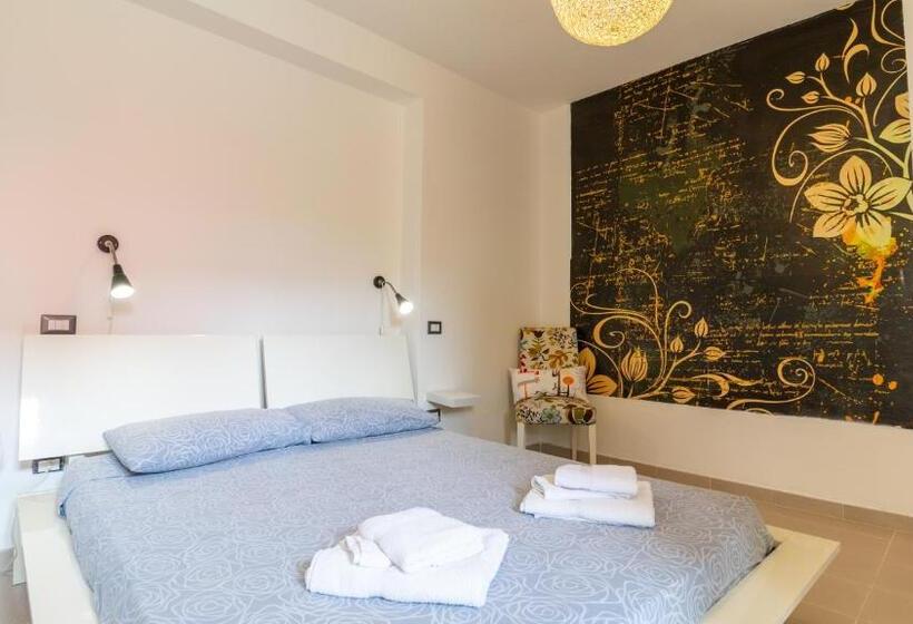 带泳池观景的豪华房, Spapparra B&b