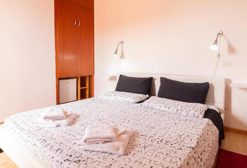 标准间带游泳池, Spapparra B&b