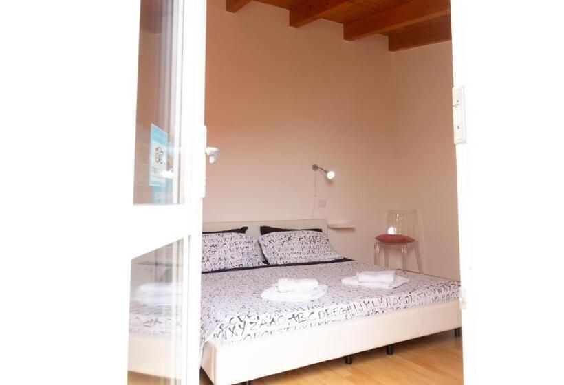 标准间带游泳池, Spapparra B&b
