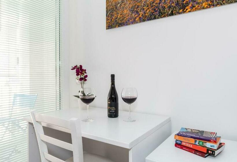 اتاق استاندارد, B&b Bianco E Blu