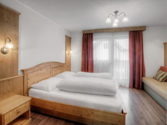 اتاق استاندارد سه نفره, B&b Bracun