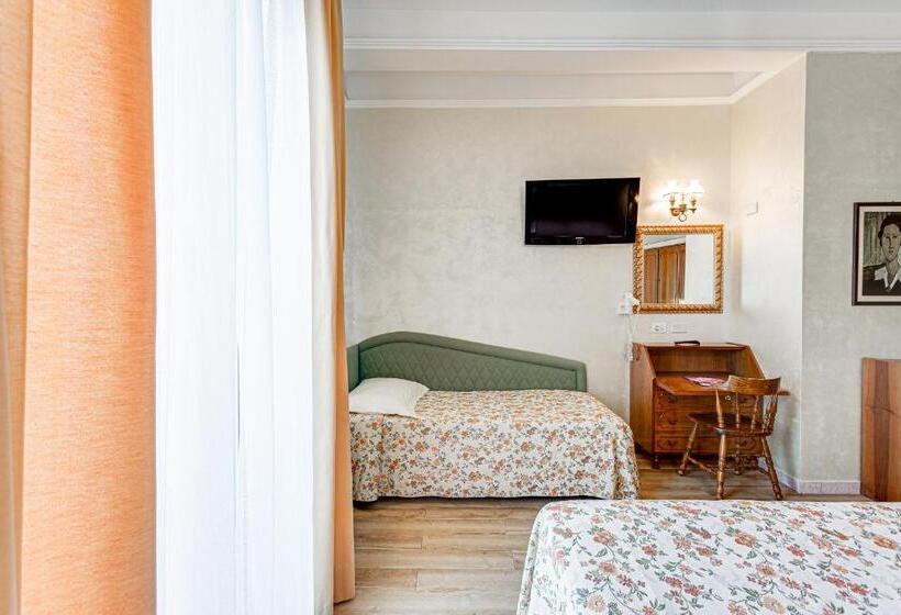 Triple Room Sea View, Internazionale