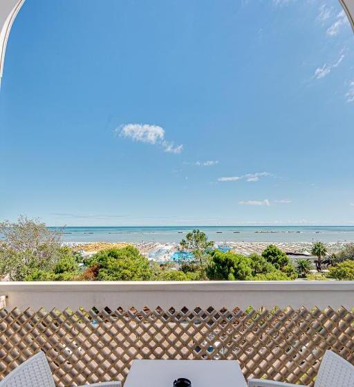 Triple Room Sea View, Internazionale