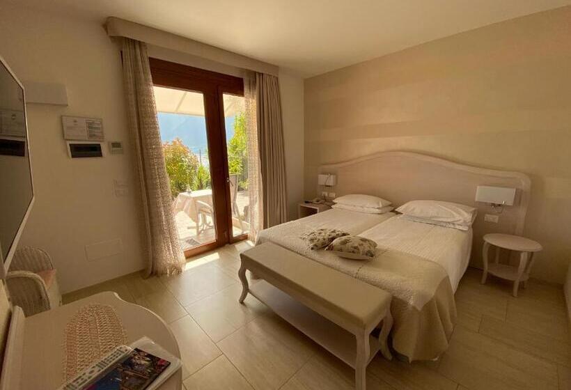 اتاق استاندارد با تراس, Riviera Panoramic Green Resort