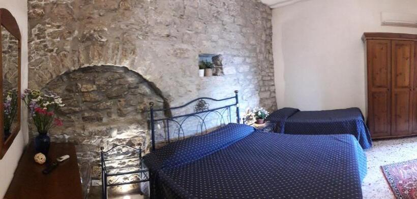اتاق سوپریور سه تخته, Camere Di Ulisse