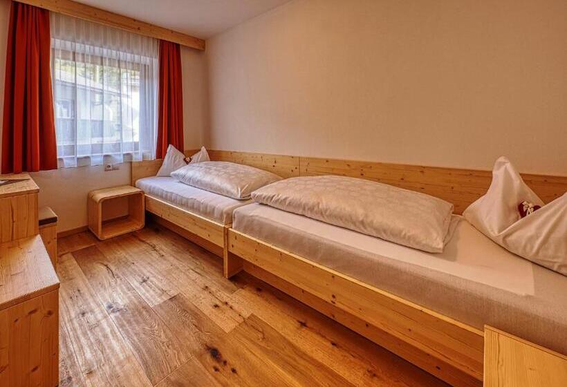 اتاق خانوادگی, Garni Appartments Helvetia