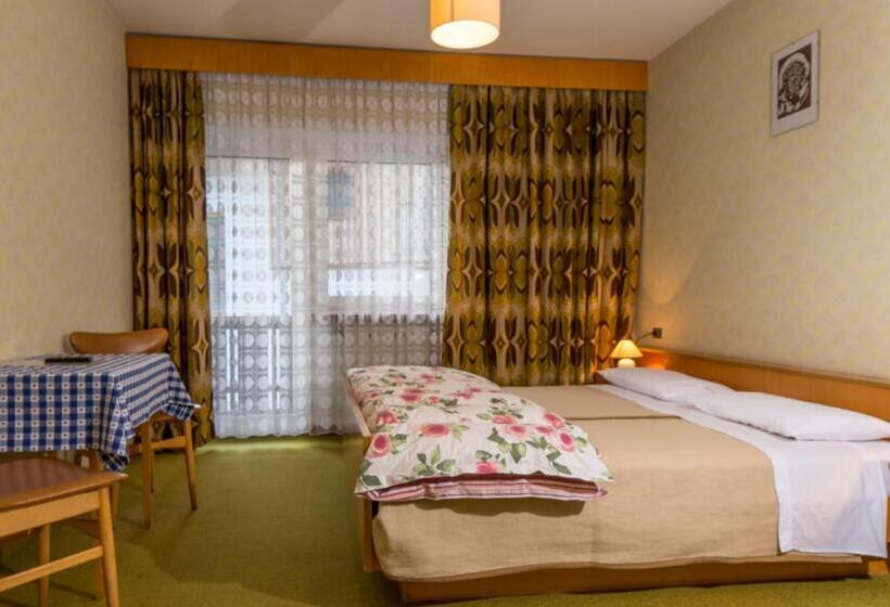 اتاق استاندارد با بالکن, Garni Appartments Helvetia