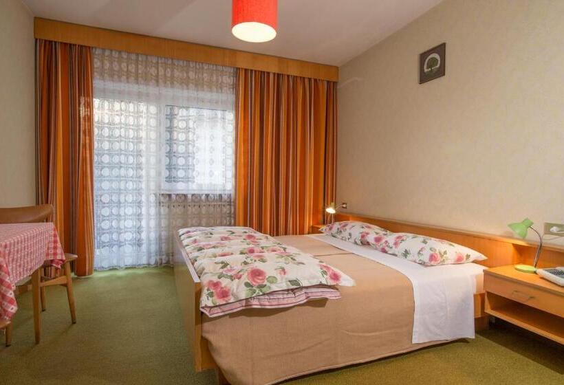 اتاق استاندارد با بالکن, Garni Appartments Helvetia