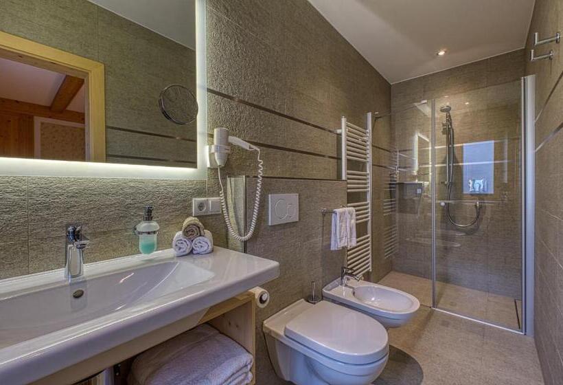 اتاق استاندارد با بالکن, Garni Appartments Helvetia