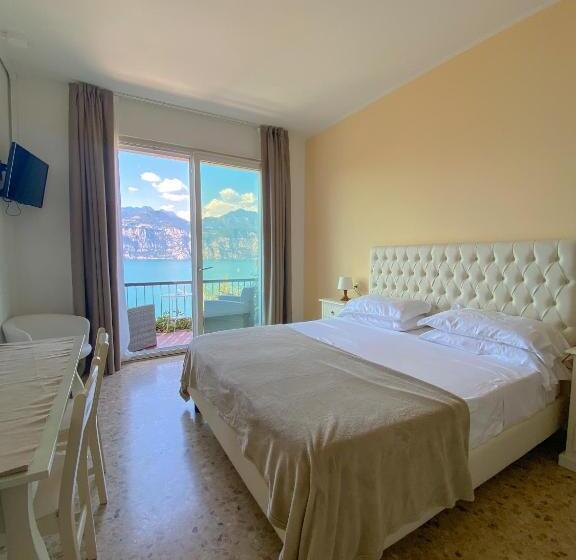 اتاق استاندارد با تخت بزرگ, Villa Emma Malcesine