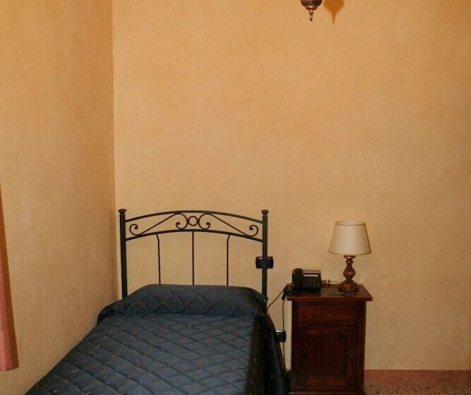 اتاق استاندارد یک نفره, Villa Rinalducci