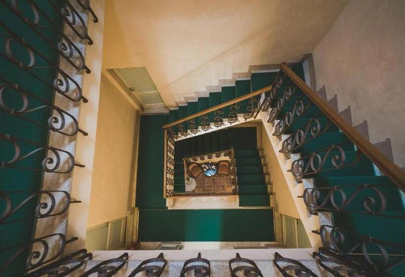 اتاق لوکس, Villa Rinalducci