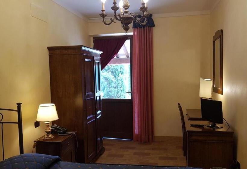 اتاق اکونومی, Villa Rinalducci
