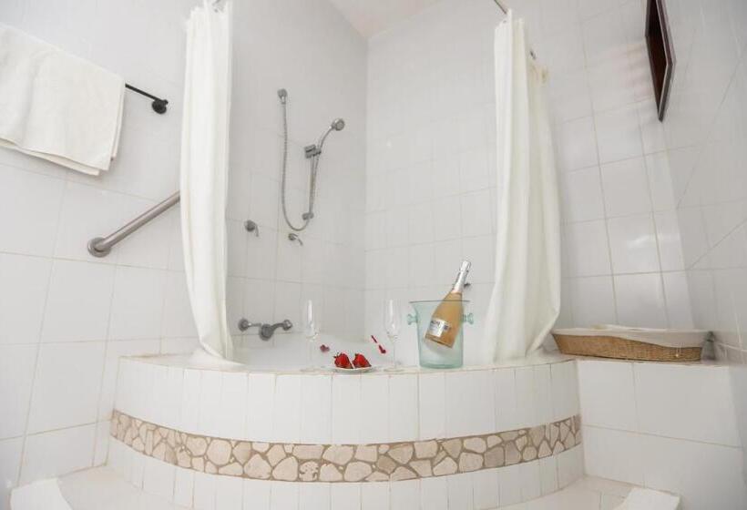 سوئیت جونیور با تخت بزرگ, Mayan Secret Hotel Boutique