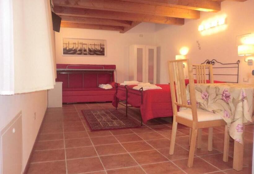 اتاق سوپریور چهار تخته, B&b Casa Di Chiara