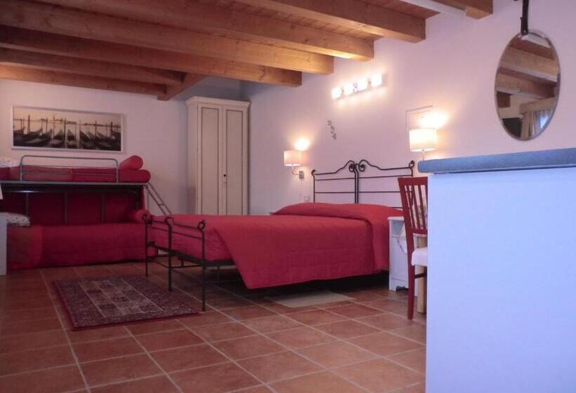 اتاق سوپریور چهار تخته, B&b Casa Di Chiara