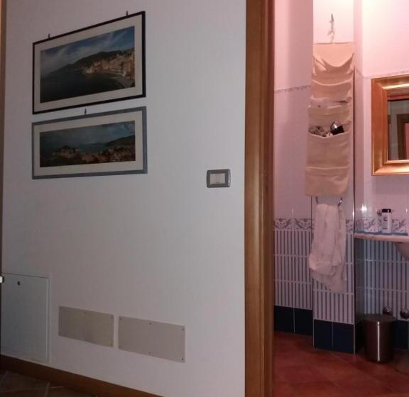 اتاق راحتی سه تخته, B&b Casa Di Chiara
