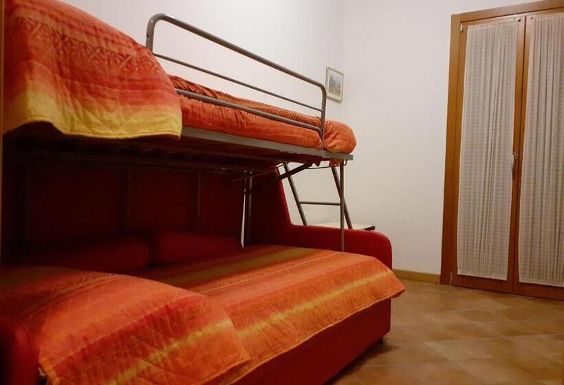 اتاق راحتی سه تخته, B&b Casa Di Chiara
