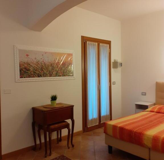 اتاق راحتی سه تخته, B&b Casa Di Chiara