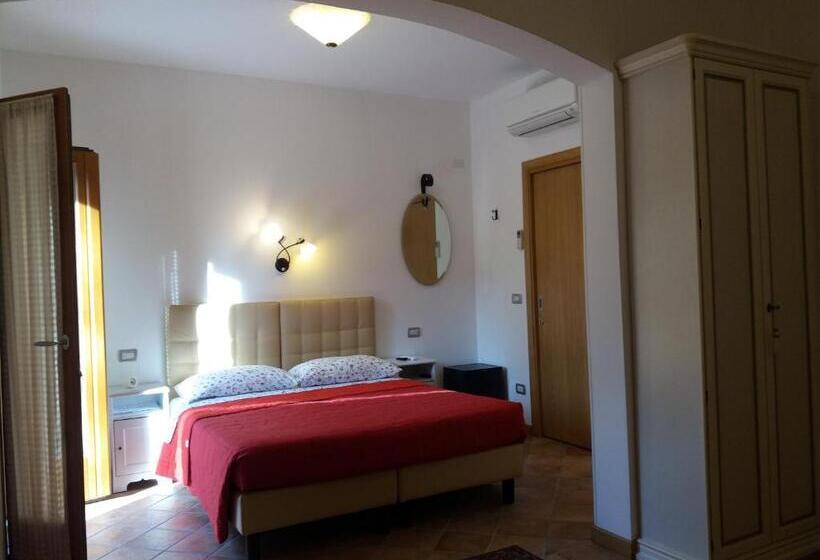 اتاق راحتی سه تخته, B&b Casa Di Chiara